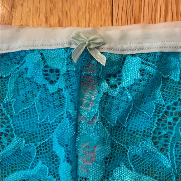 blue lace cheekster - Picture 2 of 3